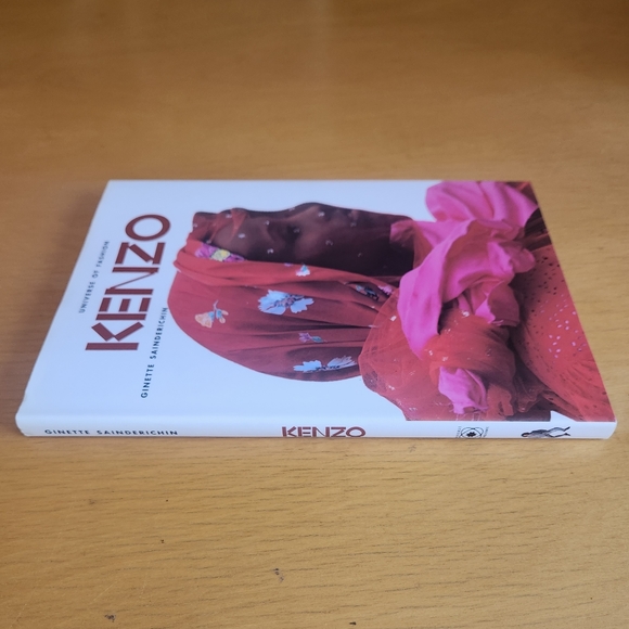 Assouline –  Kenzo Universe of Fashion  (1999) - Picture 3 of 14